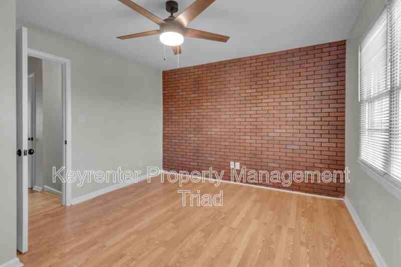 5715 Bramblegate Rd - Photo 6 of 21