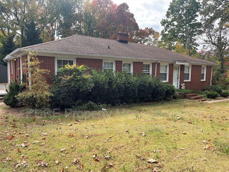 5735 Oak Dr - Photo 2 of 19