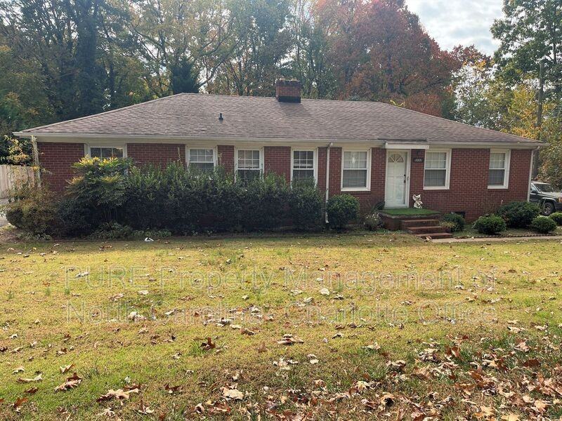 5735 Oak Dr - Photo 3 of 19