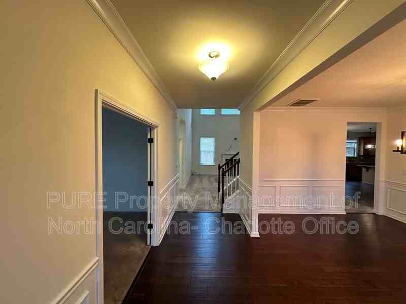 7140 Streamhaven Dr - Photo 4 of 50