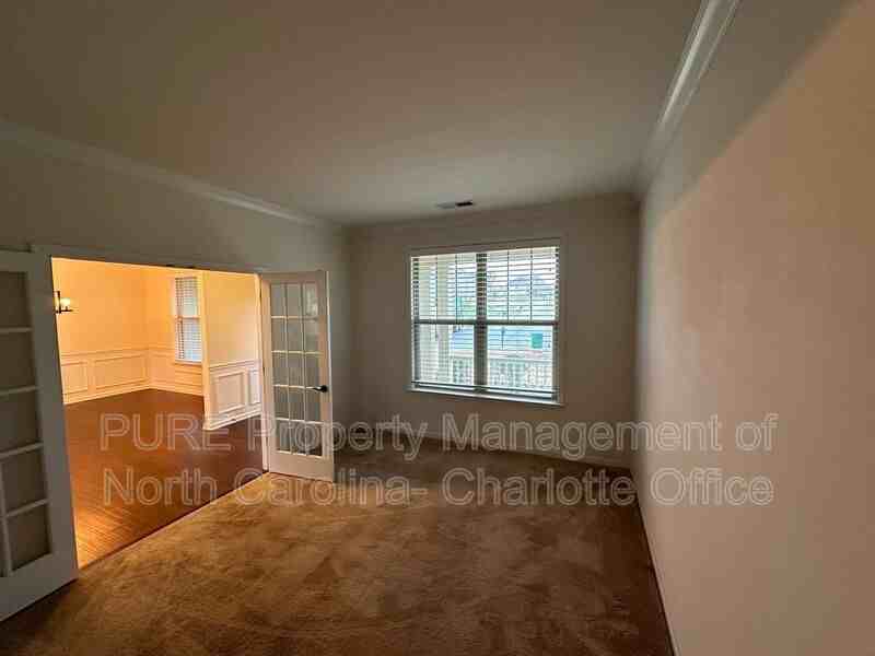 7140 Streamhaven Dr - Photo 7 of 50