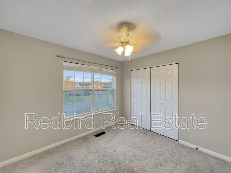 399 Clarkston Dr - Photo 5 of 32