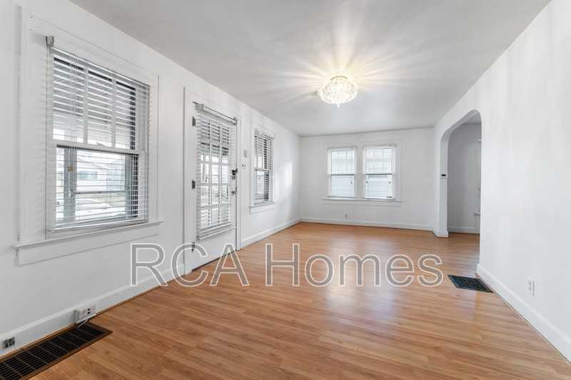 1226 N Grant Ave - Photo 2 of 11