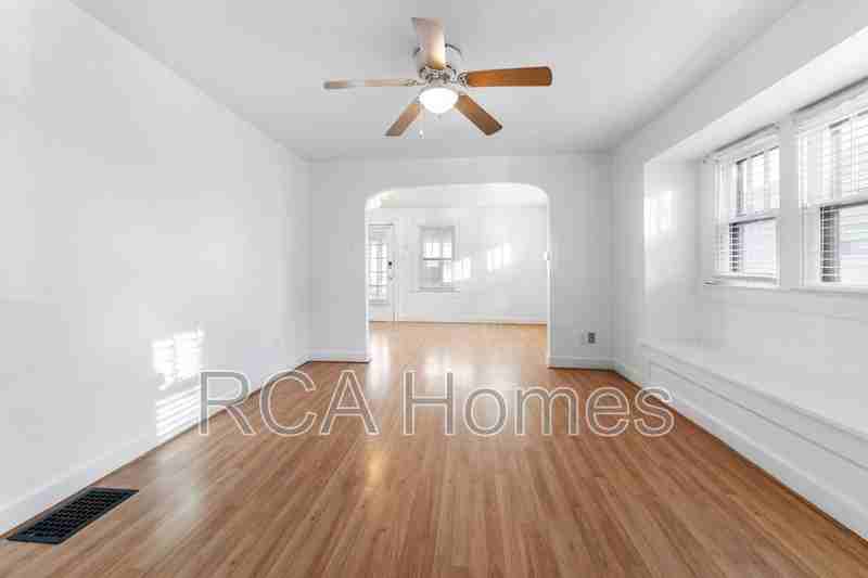 1226 N Grant Ave - Photo 3 of 11