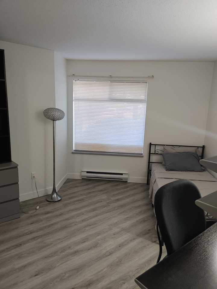 102 Ave & 140 St - Photo 3 of 10