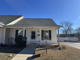 featured image of 438 E Rose St