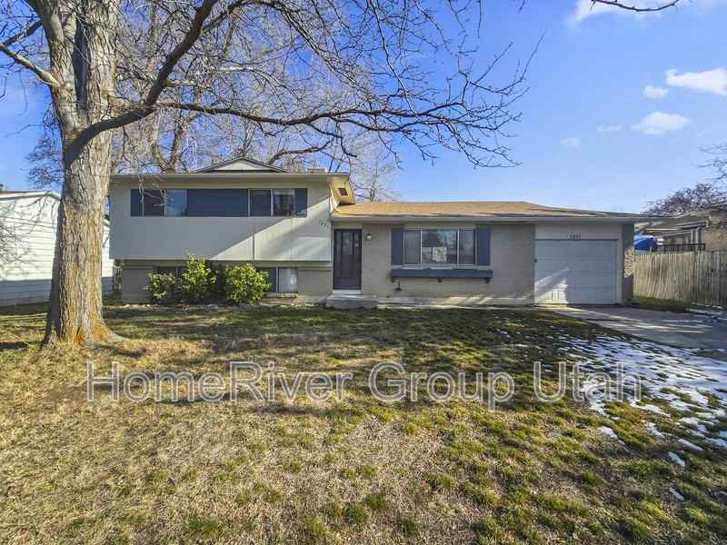 7071 S St - Photo 2 of 28