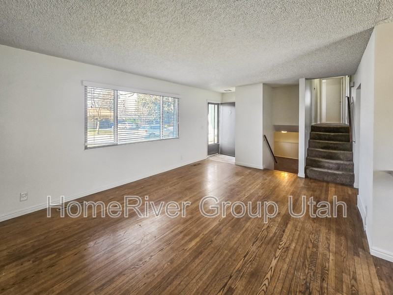 7071 S St - Photo 6 of 28