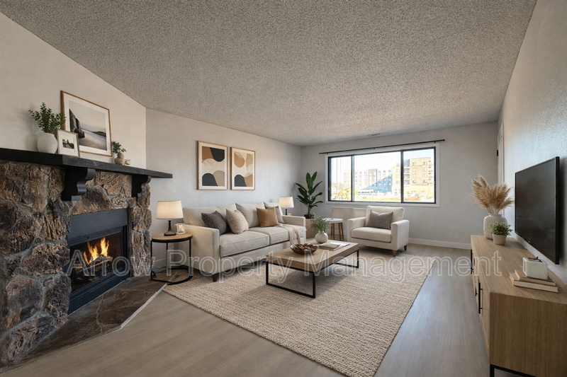 2340 N 44th St #7 - Photo 3 of 12