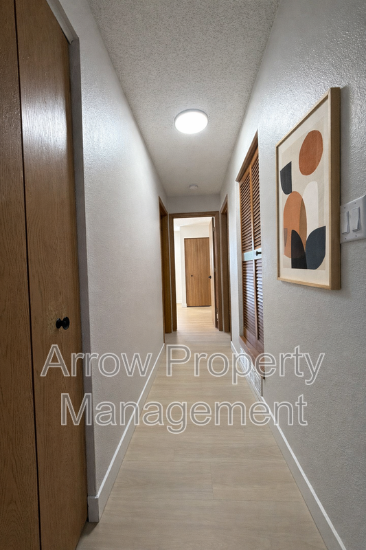 2340 N 44th St #7 - Photo 5 of 12