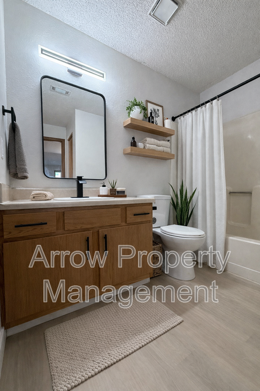 2340 N 44th St #7 - Photo 7 of 12