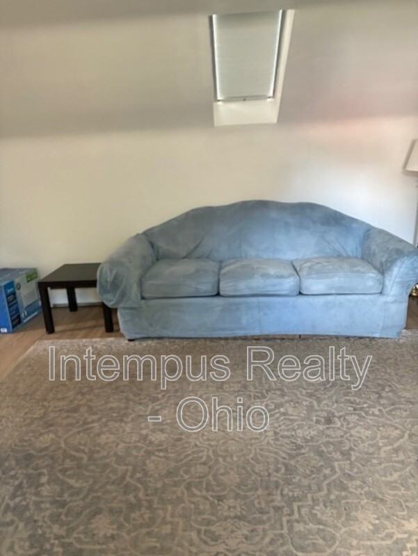 930 Mansell Dr #UP - Photo 6 of 7