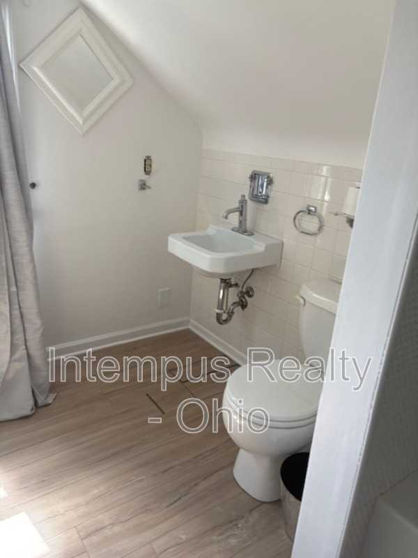 930 Mansell Dr #UP - Photo 7 of 7