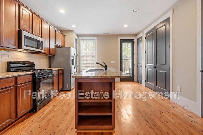 1229 Great Ridge Pkwy - Photo 7 of 18