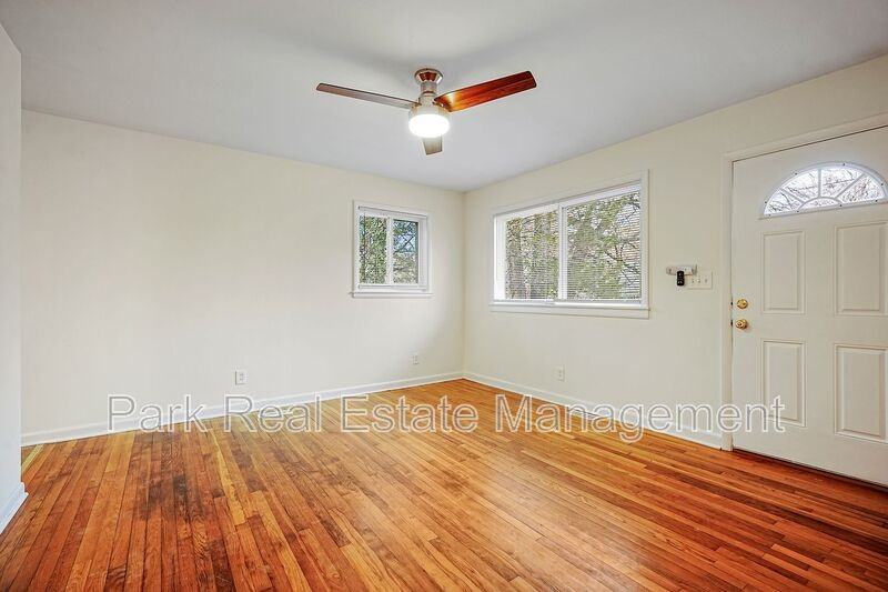 607 N Greensboro St #B - Photo 5 of 22