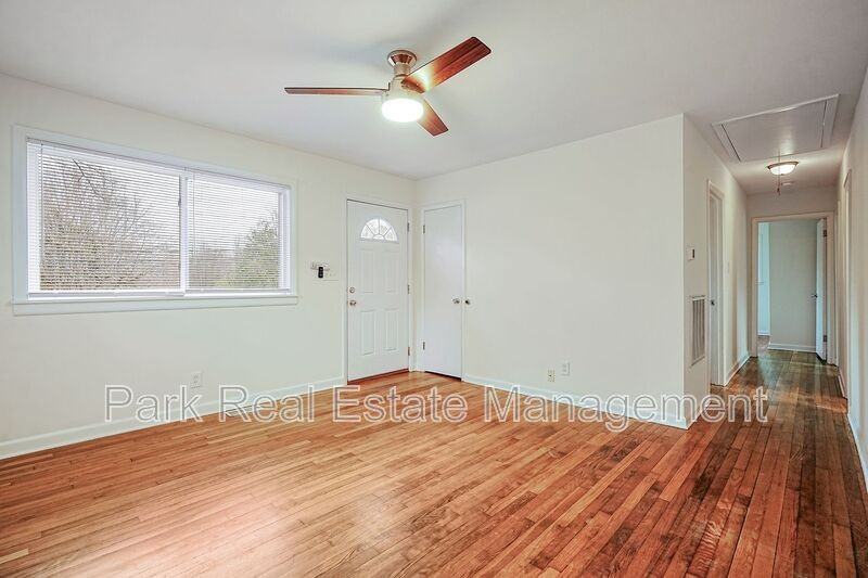 607 N Greensboro St #B - Photo 6 of 22