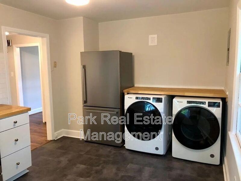 2622 Lombard Ave - Photo 3 of 9