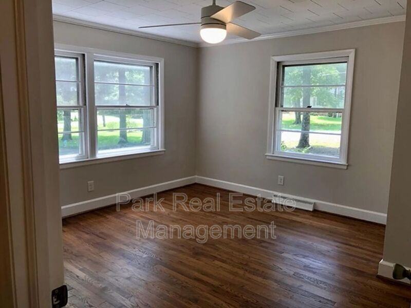 2622 Lombard Ave - Photo 5 of 9