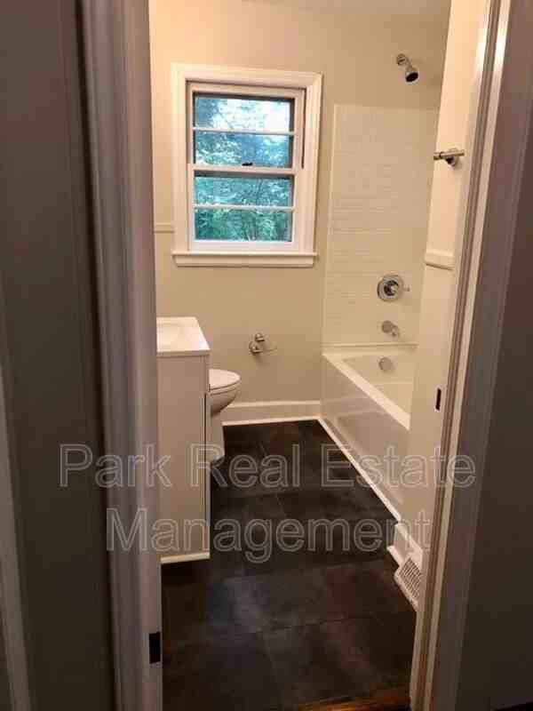 2622 Lombard Ave - Photo 6 of 9