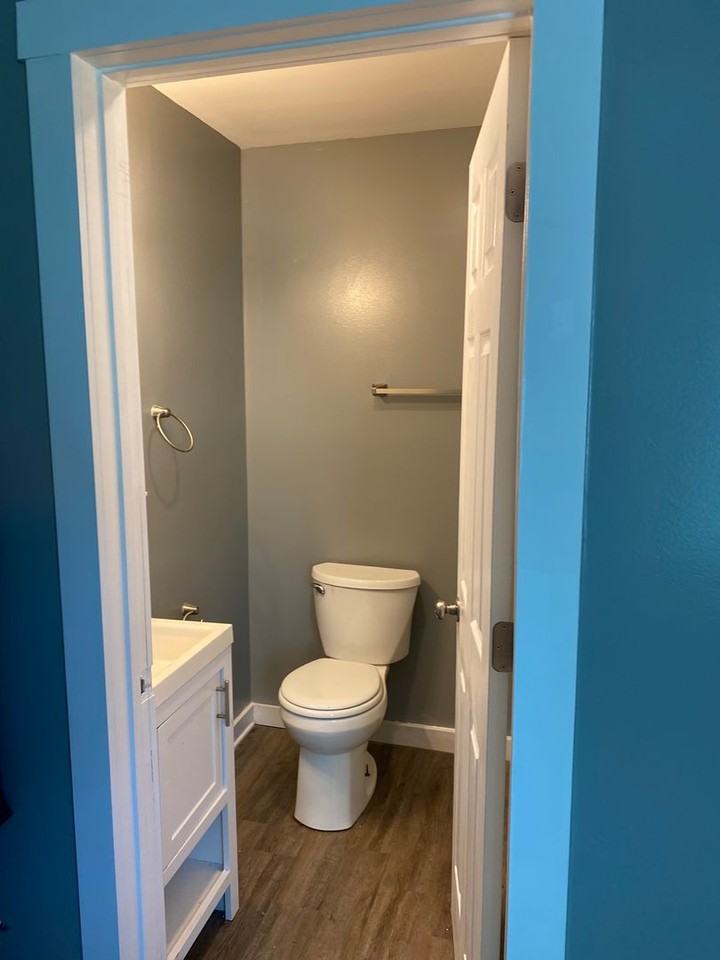 216 E 15th St - Photo 4 of 5