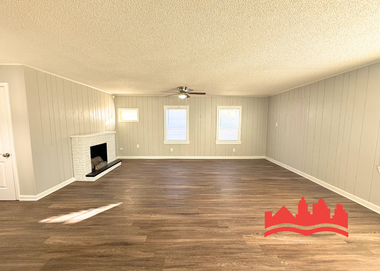 3668 Debby Dr - Photo 4 of 13