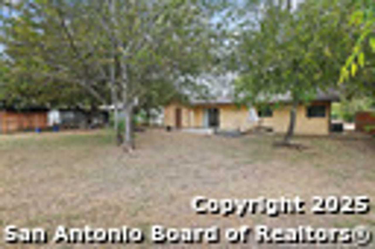 10922 Wayward Dr - Photo 4 of 21