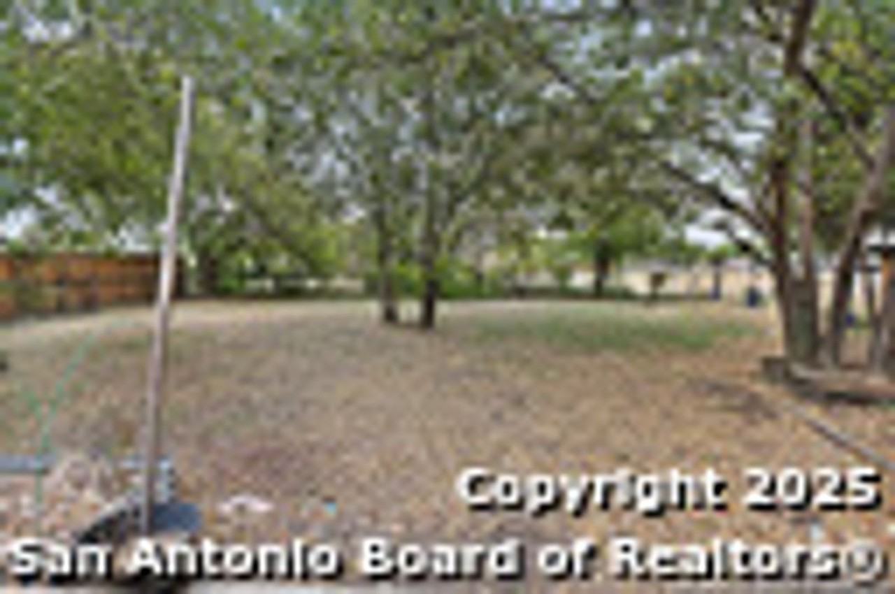 10922 Wayward Dr - Photo 5 of 21