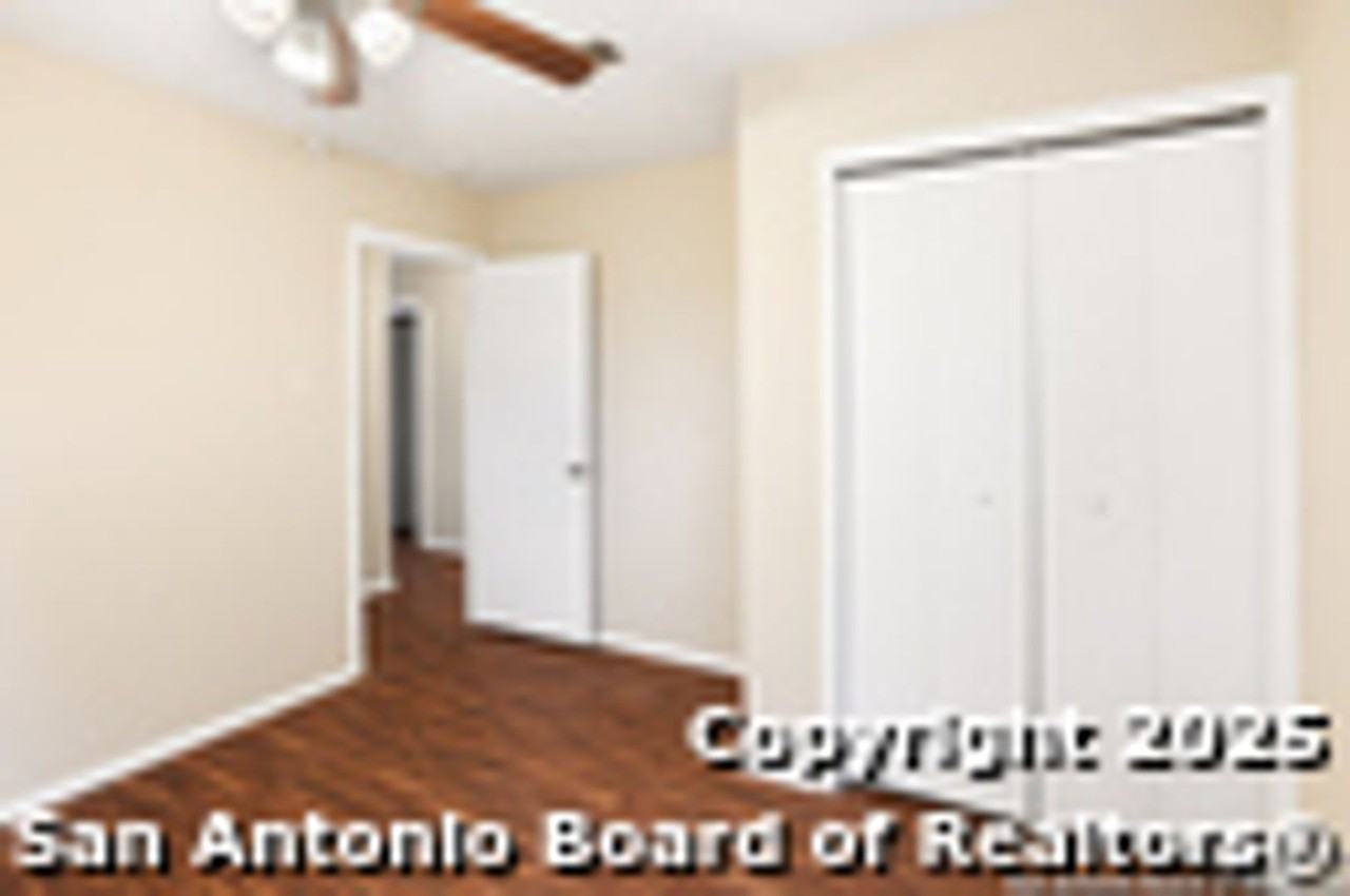 10922 Wayward Dr - Photo 7 of 21