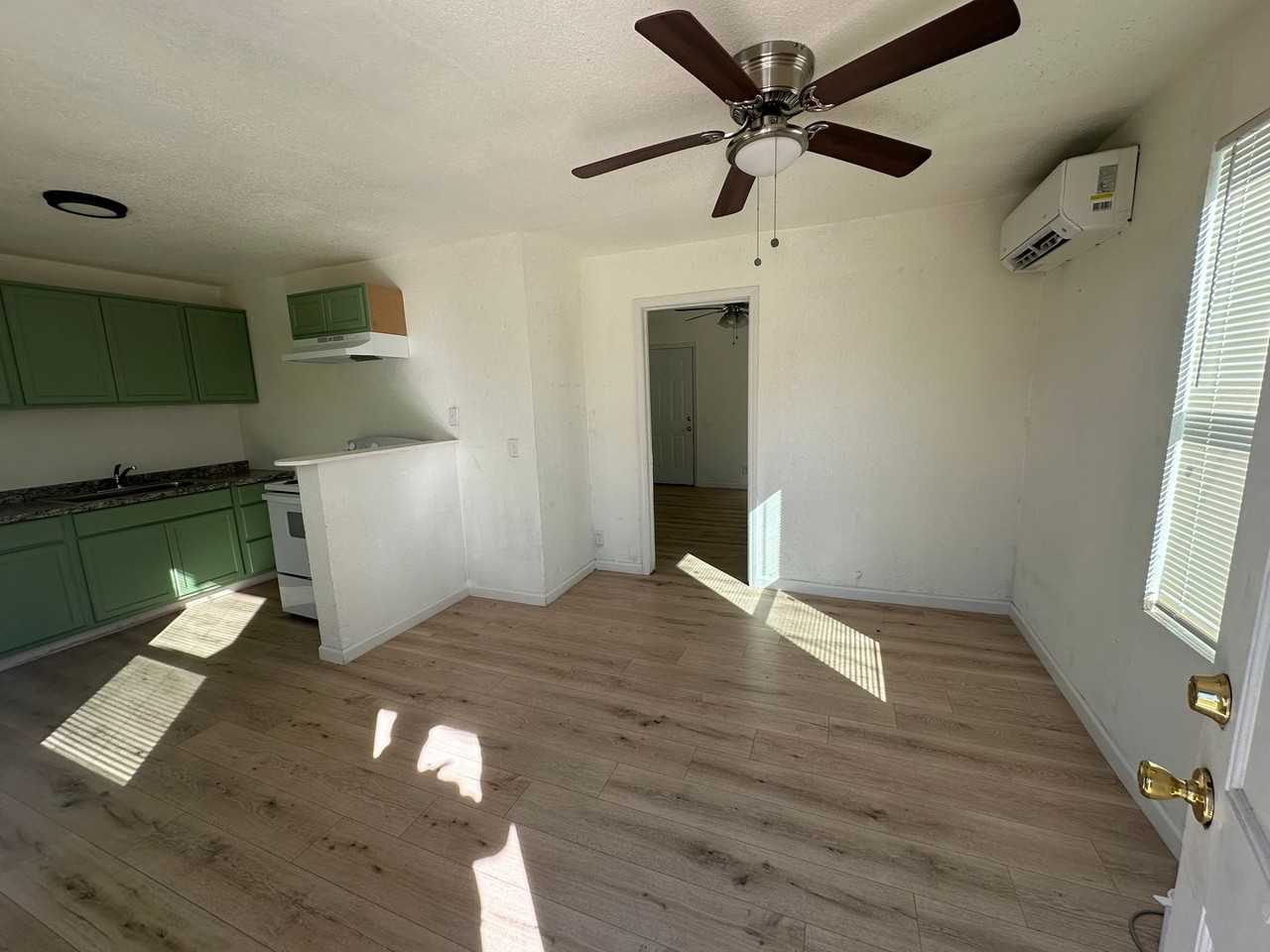 419 E Garrison Ave - Photo 7 of 8