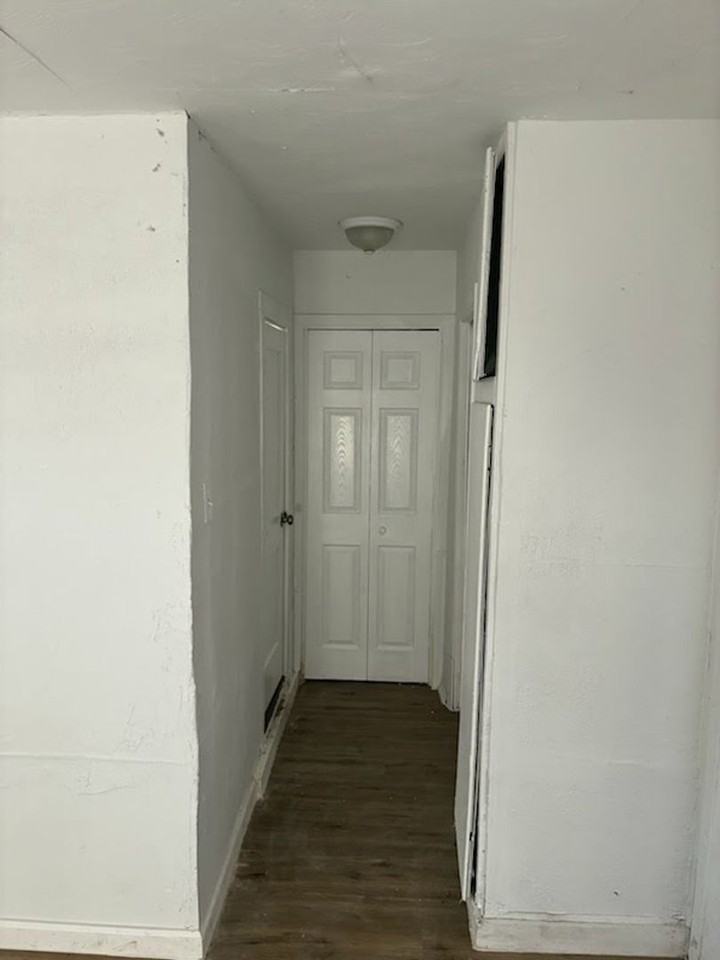 105 1/2 E Bond St - Photo 7 of 10