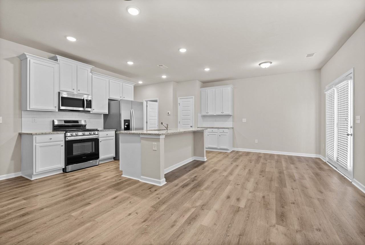 3737 Prospect Point Dr - Photo 4 of 35