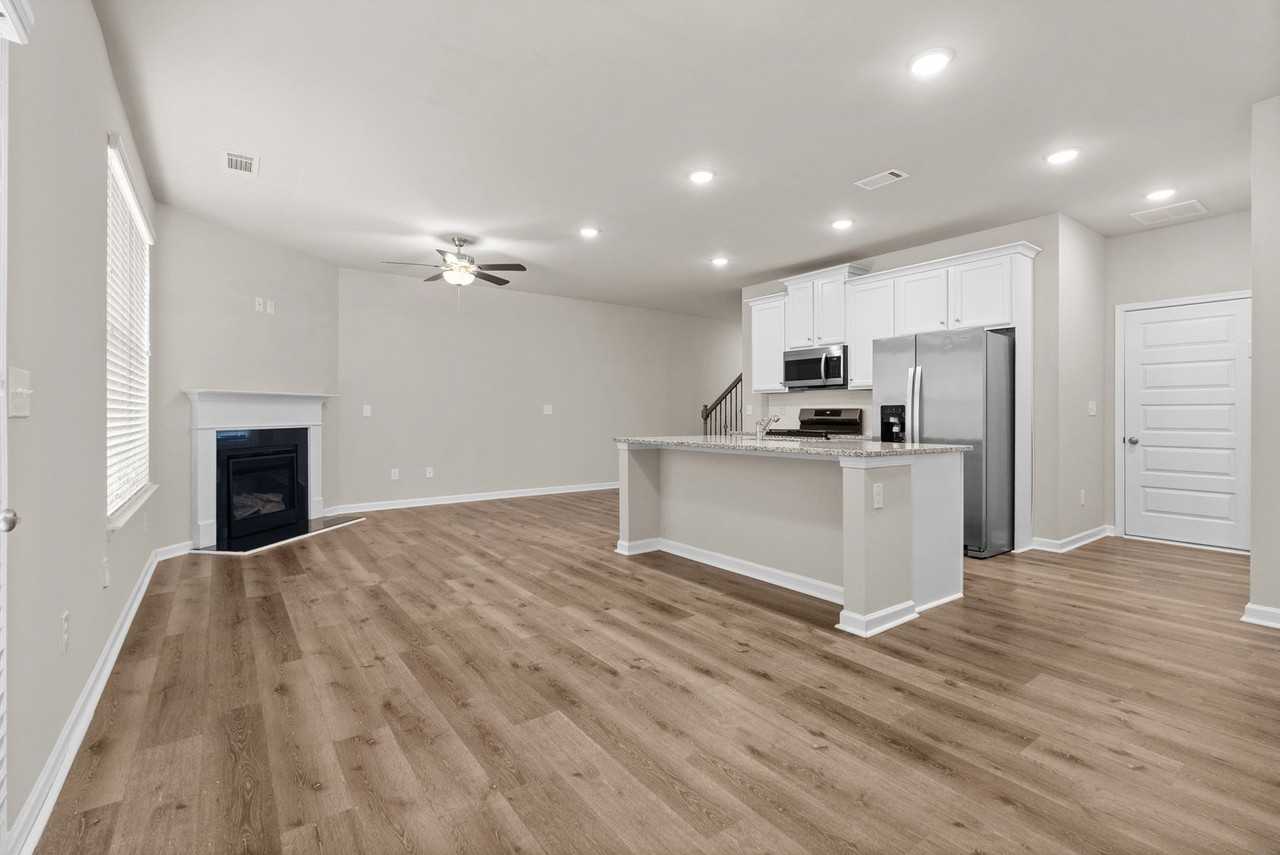 3737 Prospect Point Dr - Photo 5 of 35