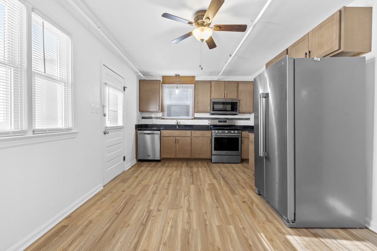 2964 W. Jefferson Ave. *EPM* - Photo 2 of 11