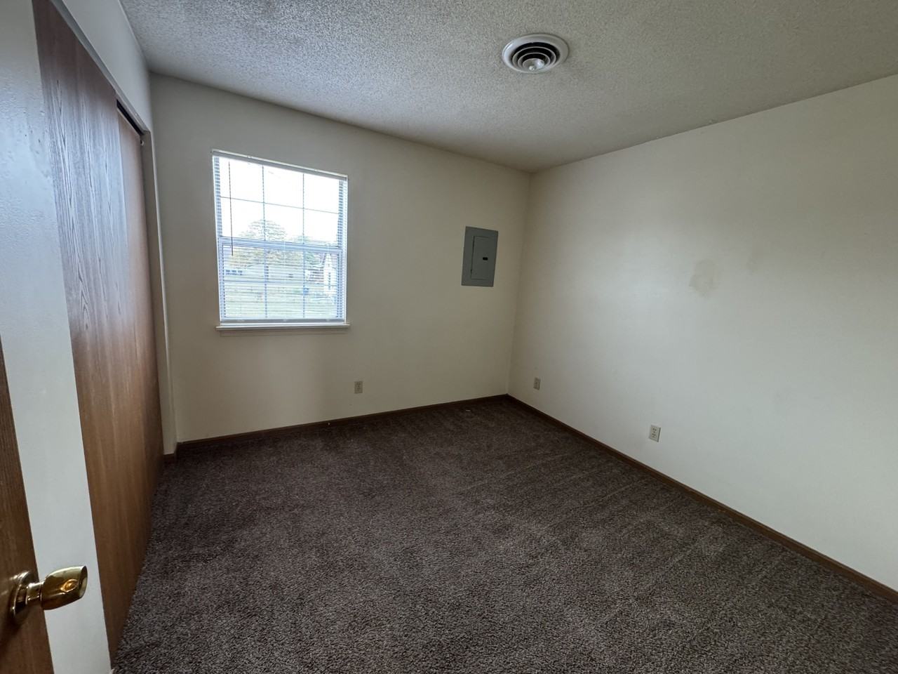 820 Poplar Street - Photo 7 of 14