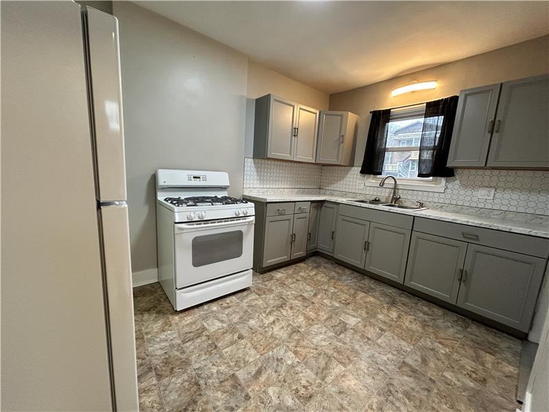 3537 Orchard St - Photo 6 of 12