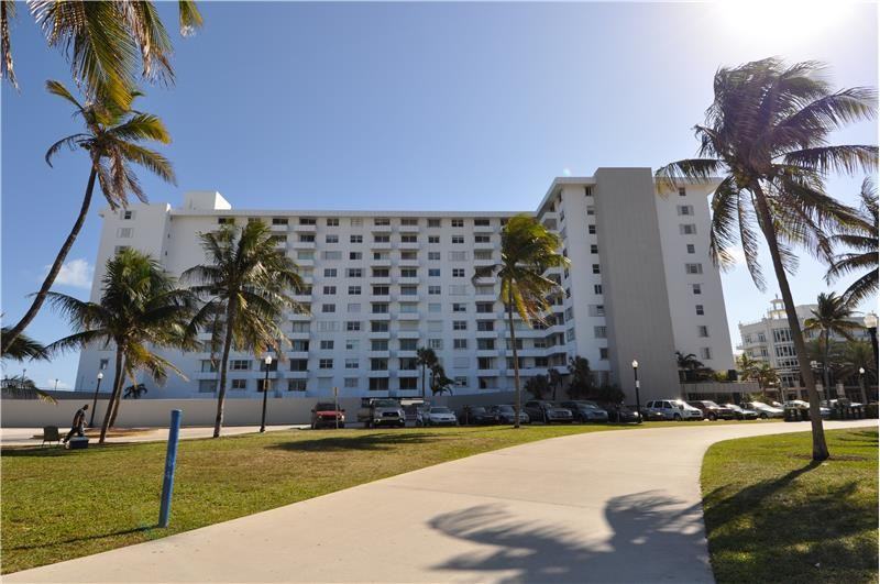 465 Ocean Dr #1024 - Photo 3 of 10