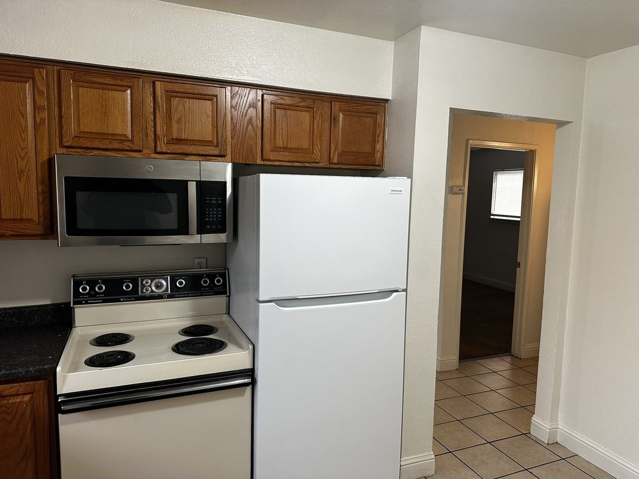 427 West Locust Avenue - Photo 4 of 16