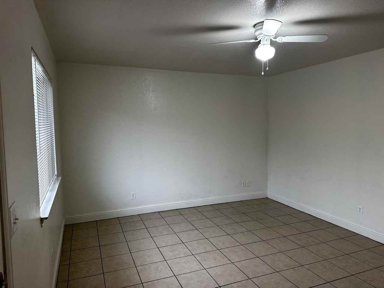 427 West Locust Avenue - Photo 6 of 16