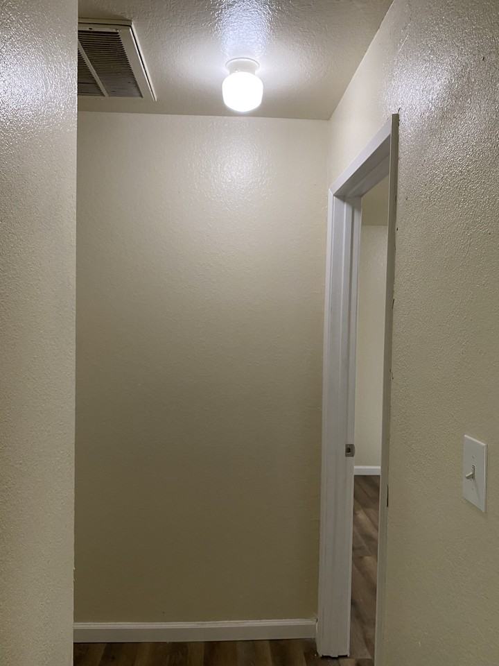 1404 Pecos Avenue - Photo 3 of 10