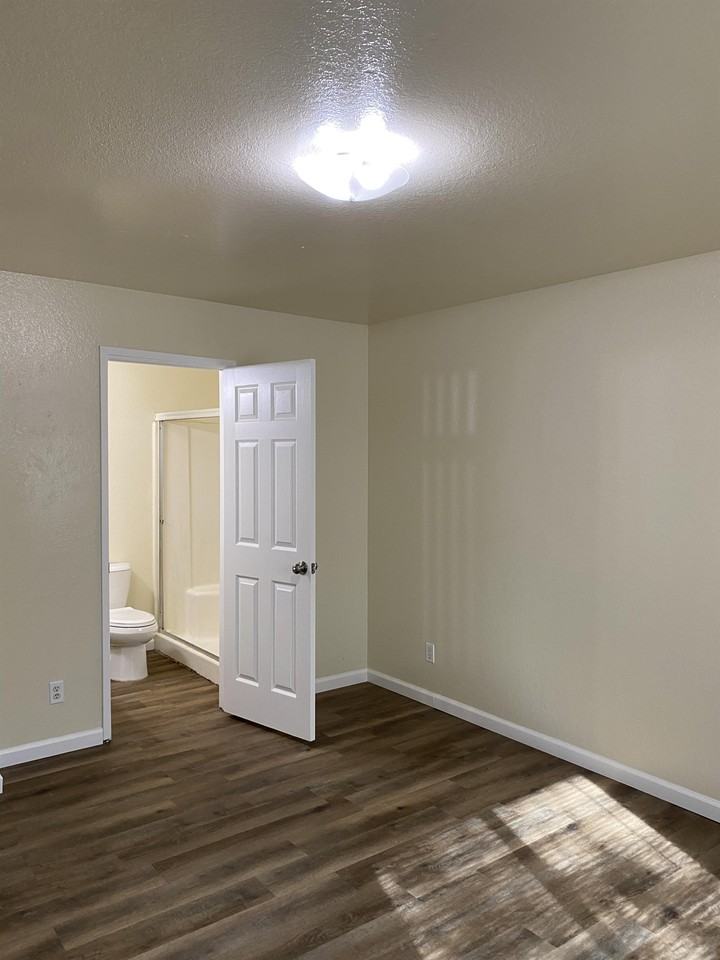 1404 Pecos Avenue - Photo 6 of 10