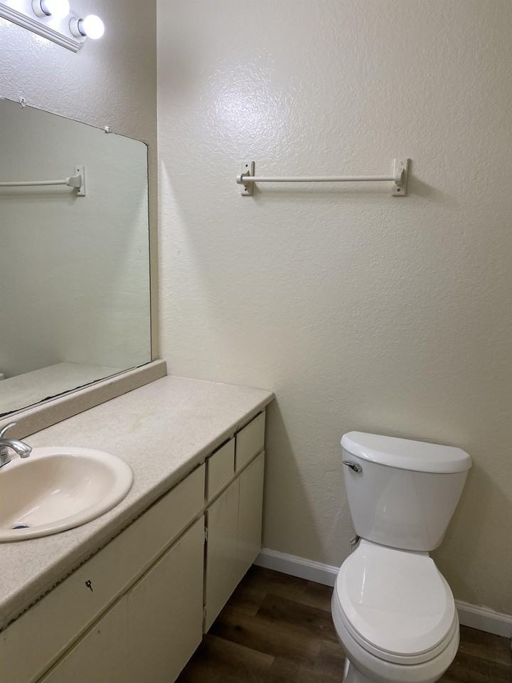 1404 Pecos Avenue - Photo 7 of 10