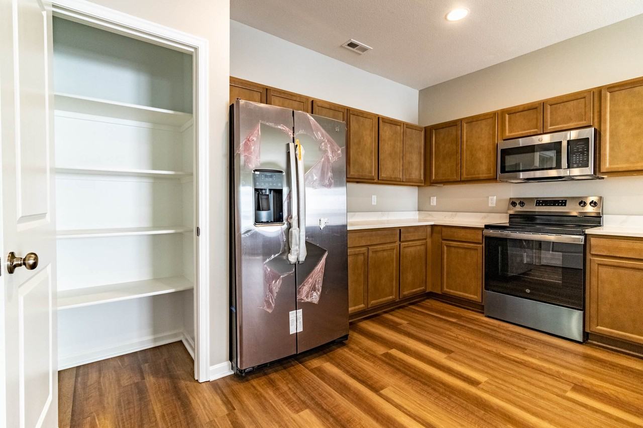 1522 Park Avenue - Photo 4 of 19