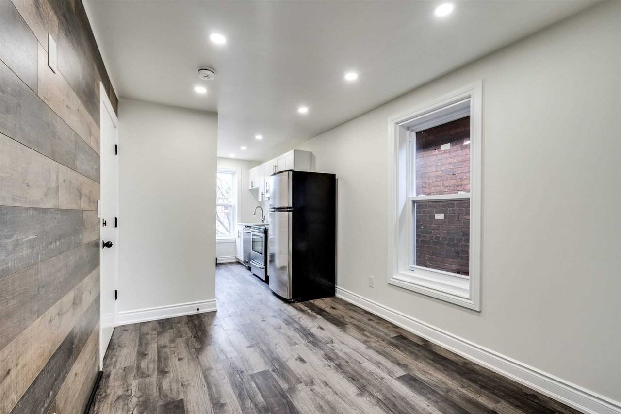 33 Fairleigh Avenue North #2 - Photo 6 of 16