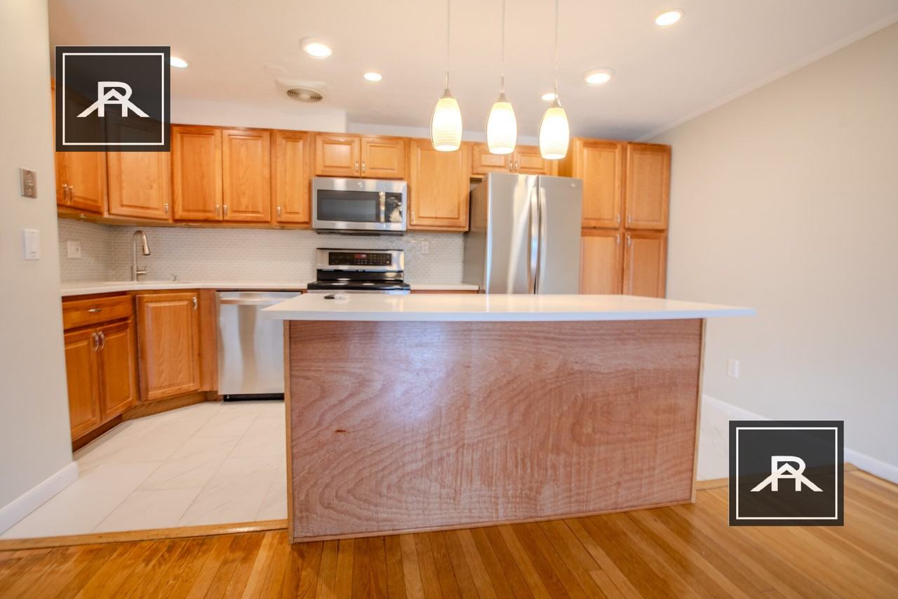 52 Green St #411 - Photo 4 of 15