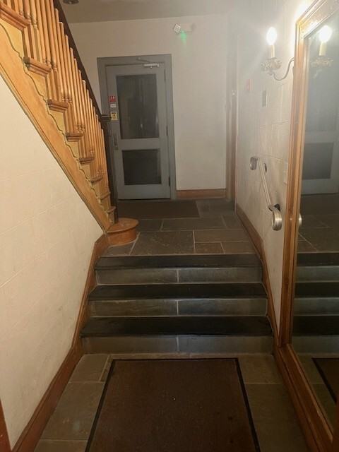 101 Carpenter Lane - Photo 2 of 10