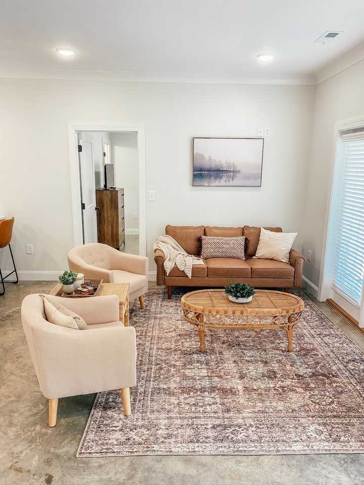 Avery Lane - Photo 6 of 10