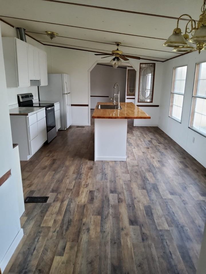 Legends Mobile Home Park - Photo 3 of 10