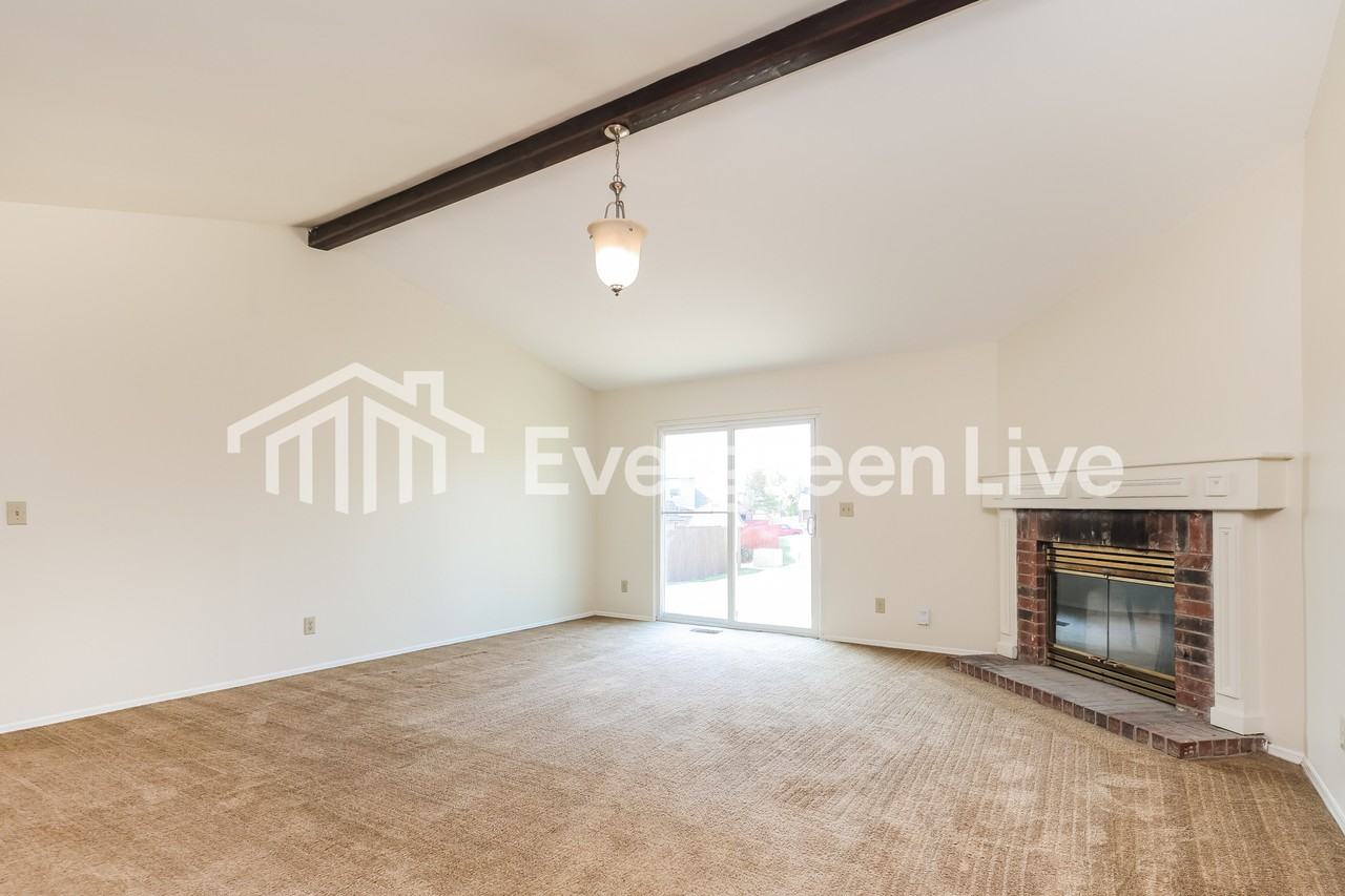 6800 Deer Bluff Dr - Photo 3 of 15