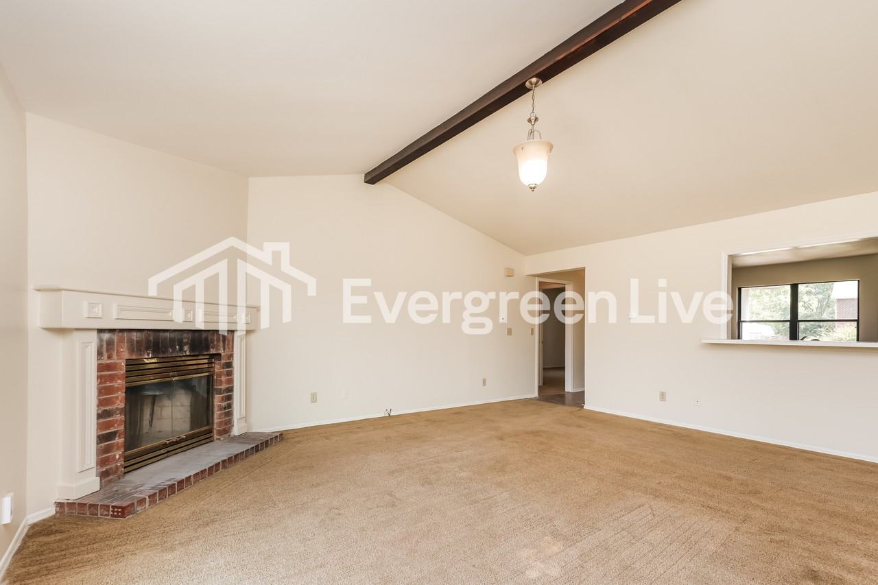 6800 Deer Bluff Dr - Photo 4 of 15