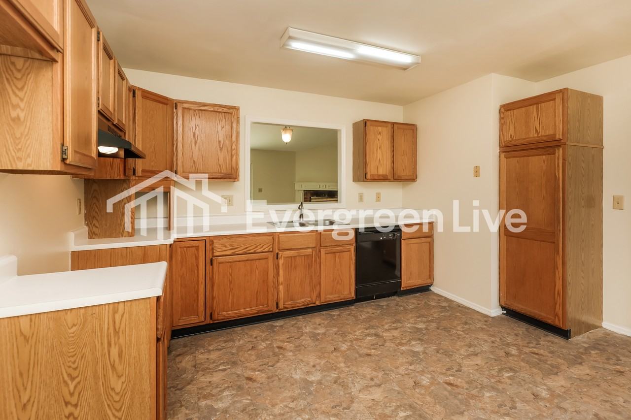 6800 Deer Bluff Dr - Photo 6 of 15